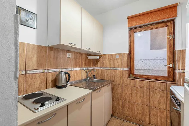 House with Sea and Mountain Views in Sutomore — 110 m², 150 m² Plot — photo 8